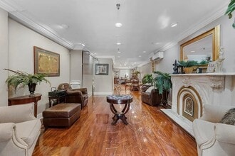 Building Photo - 163 E 71st St