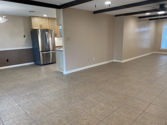 Building Photo - 440 Hooper Dr