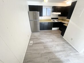 Building Photo - 325 W 100 S