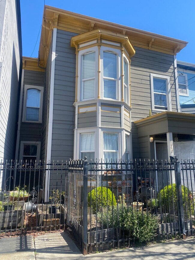 Building Photo - 1642 12th St
