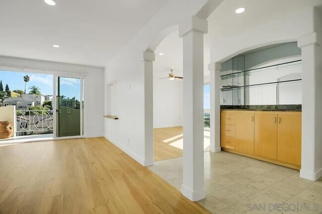 Building Photo - 3217 Columbia St