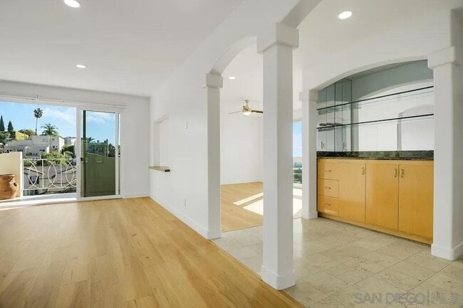 Foto del edificio - 3217 Columbia St