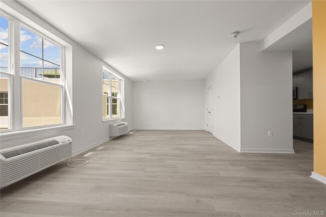 Building Photo - 56 Prospect St