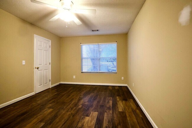 Foto del edificio - 383 Martin Ave