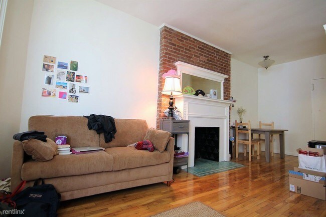 Building Photo - 310 W 81st St