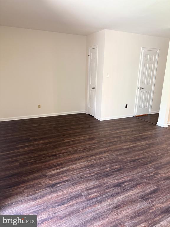 Foto del edificio - 413 Olde Greenwich Cir