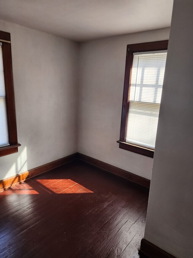 Building Photo - 19 Gibson Ave