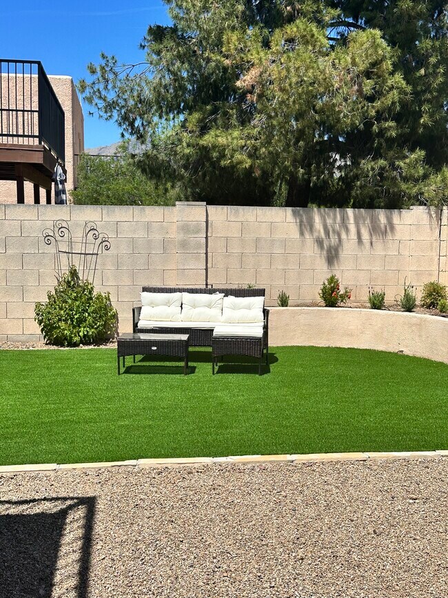 Foto del edificio - 3444 N Applewood Dr