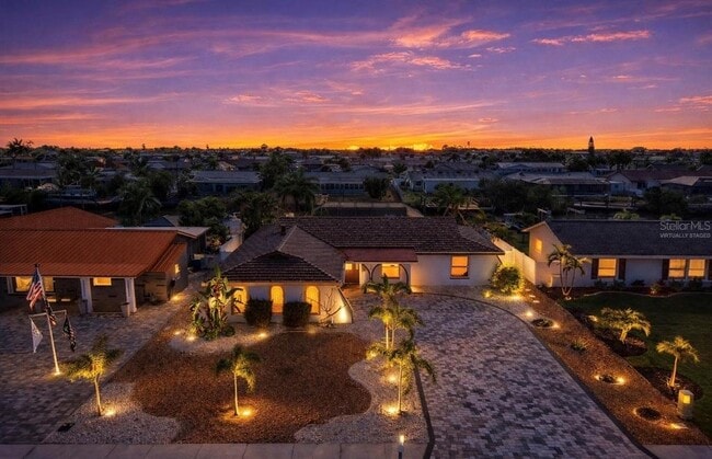 Building Photo - 6511 Santiago Ct