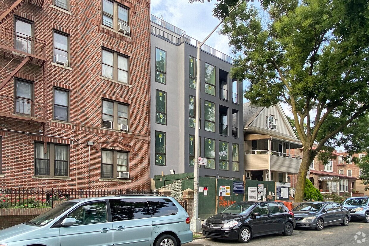 Foto del edificio - 246 Maple St