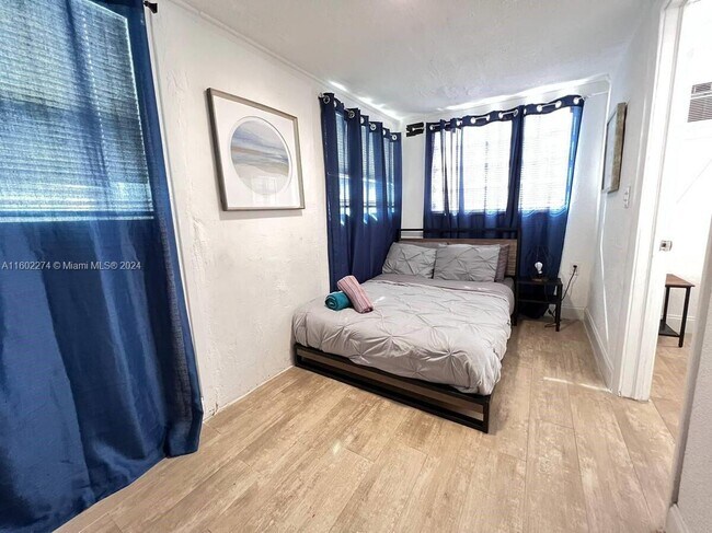 Foto del edificio - 3163 NW 55th St