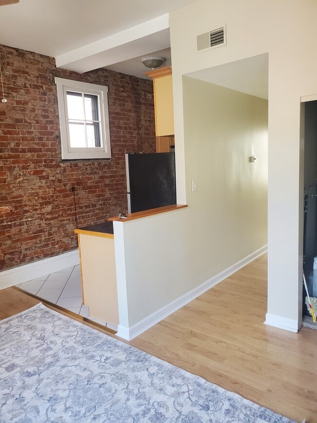 Building Photo - 731 Philadelphia St