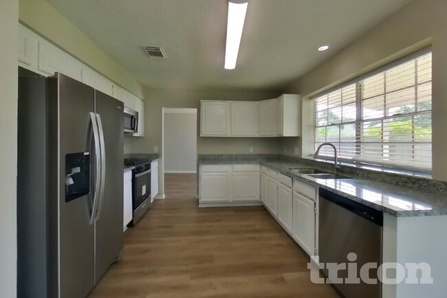 Foto del edificio - 3115 Granite Lake Dr