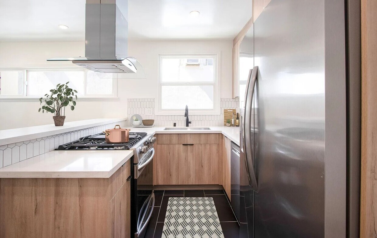 Primary Photo - Designer unit in West Hollywood!