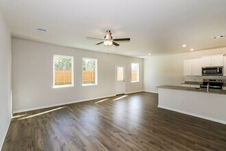 Building Photo - 8206 Sunberry Shadow Dr