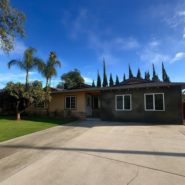 Single Story Home - Single Story Home