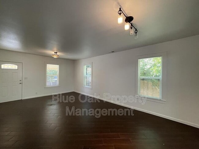 Building Photo - 956 Humboldt Ave