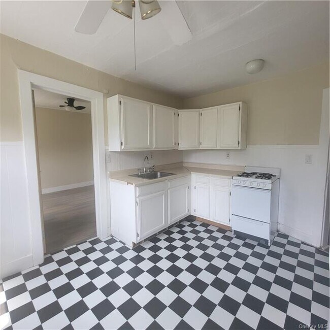 Foto del edificio - 123 Old Turnpike Rd