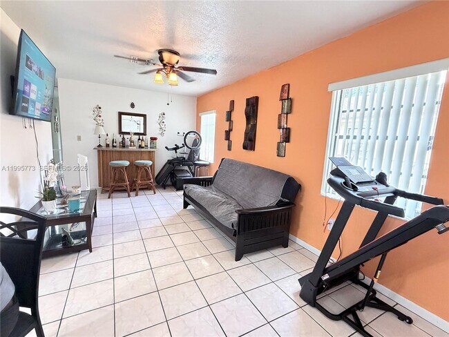 Foto del edificio - 954 NW 14th St