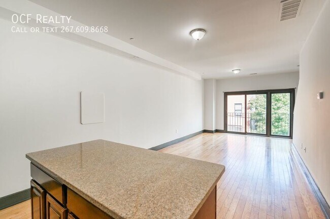 Foto del edificio - 4 Bed Cecil B Moore Apartment