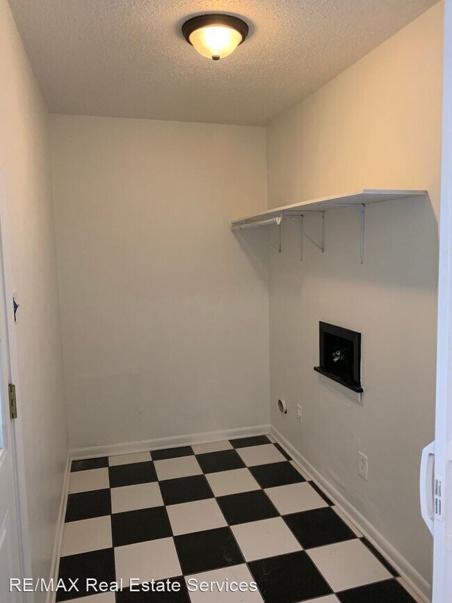 Foto del edificio - 3 br, 2 bath House - 102 Pine Lake Drive