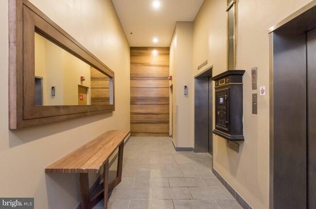 Foto del edificio - 220 S 16th St