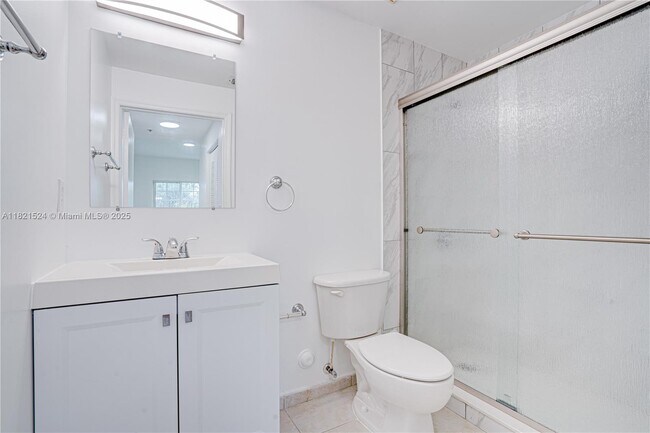 Foto del edificio - 7200 NW 114th Ave