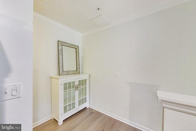 Foto del edificio - 5708 Chapman Mill Dr