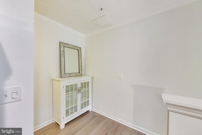 Building Photo - 5708 Chapman Mill Dr