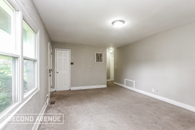 Building Photo - 3728 N Brentwood Ave