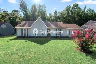 Building Photo - 4555 Northwood Hills Dr