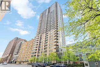 Building Photo - 40-2140 Nepean St