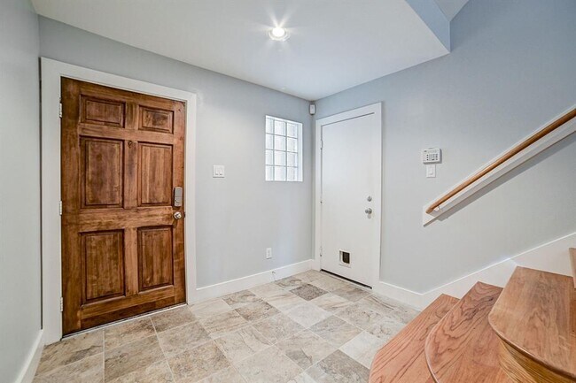 Foto del edificio - 5838 Larkin St