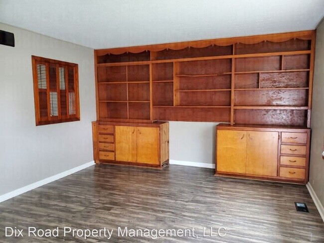 Building Photo - 3 br, 1 bath House - 440 West Wenger Road,