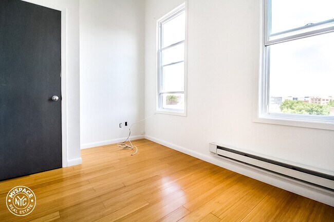 Foto del edificio - 36 Wilson Ave