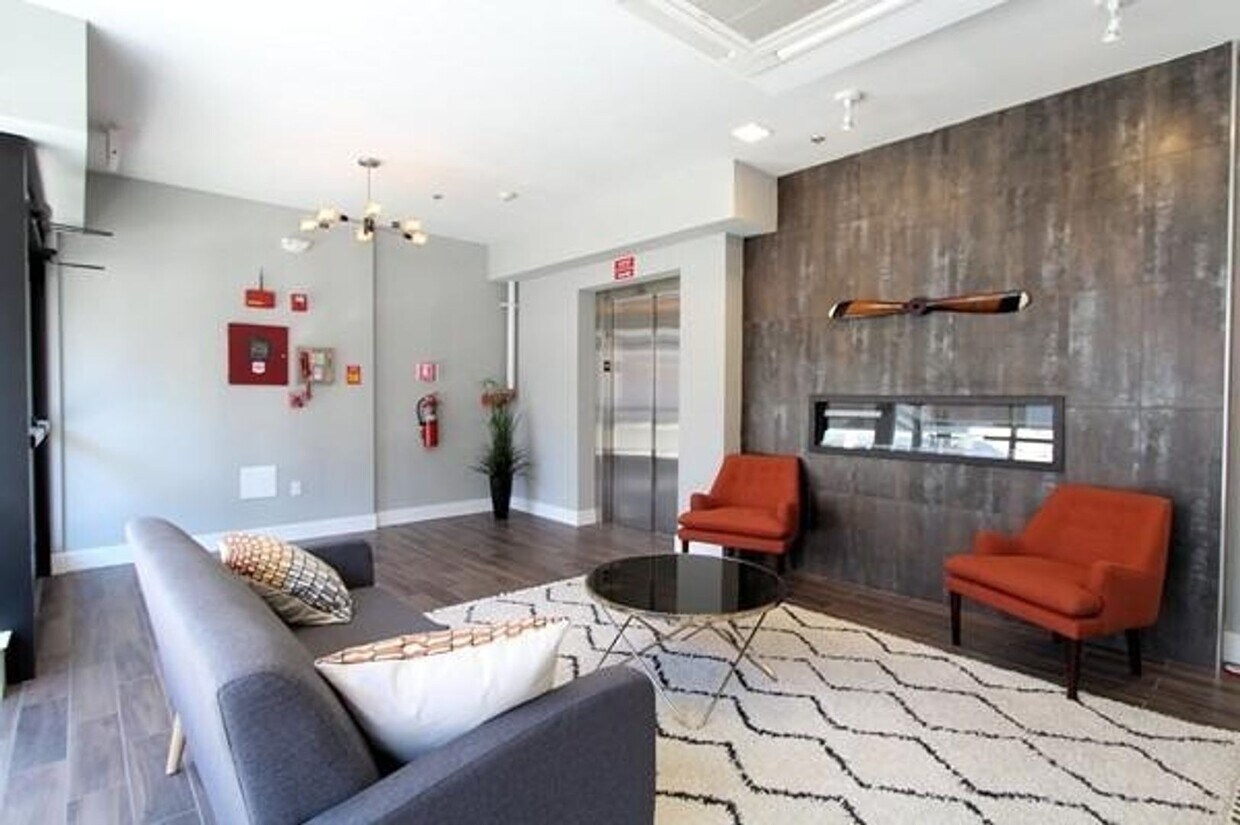 Foto principal - Room Available in Modern 2BR Condo – Jeffr...