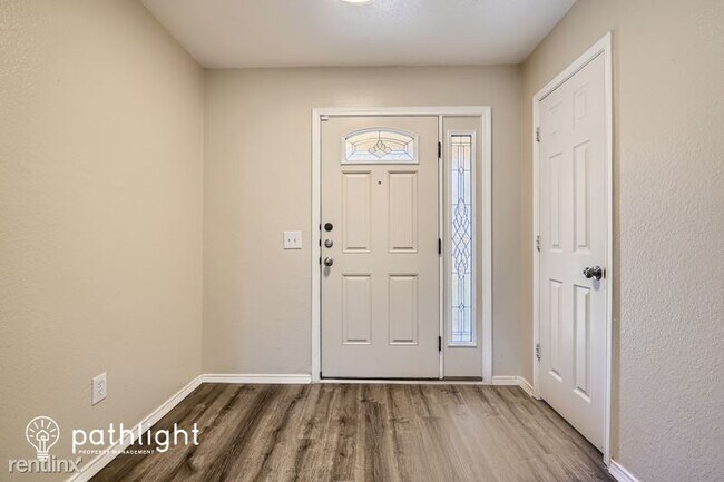 Foto del edificio - 4 br, 2 bath House - 112 Browning Lane UNIT