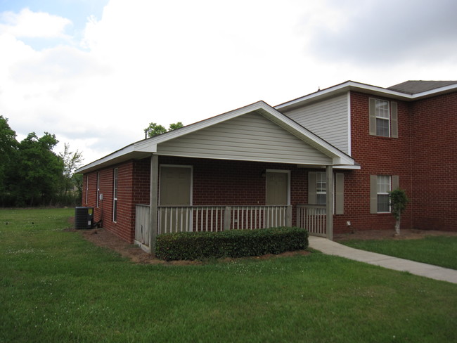 Building Photo - The Gables on Holley