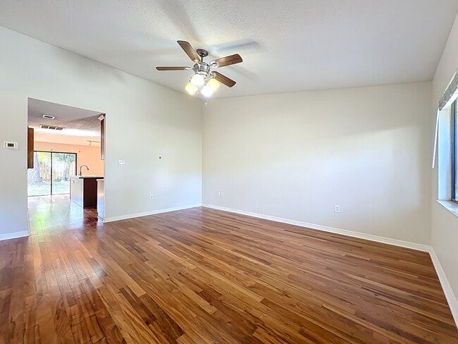 Building Photo - 640 Casa Grande Dr