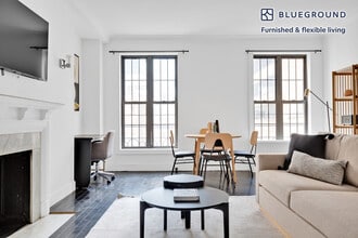 Building Photo - 15 W 55th St