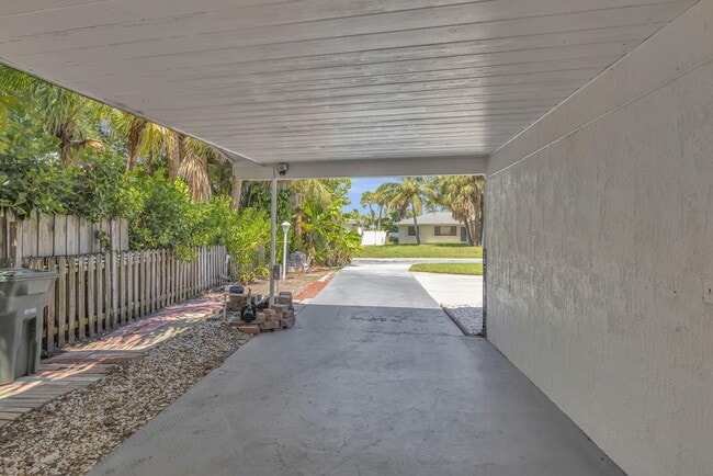 Building Photo - 1911 Cypress Ave