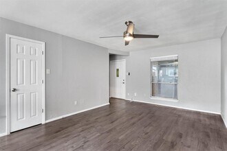 Building Photo - 3415 Menchaca Rd