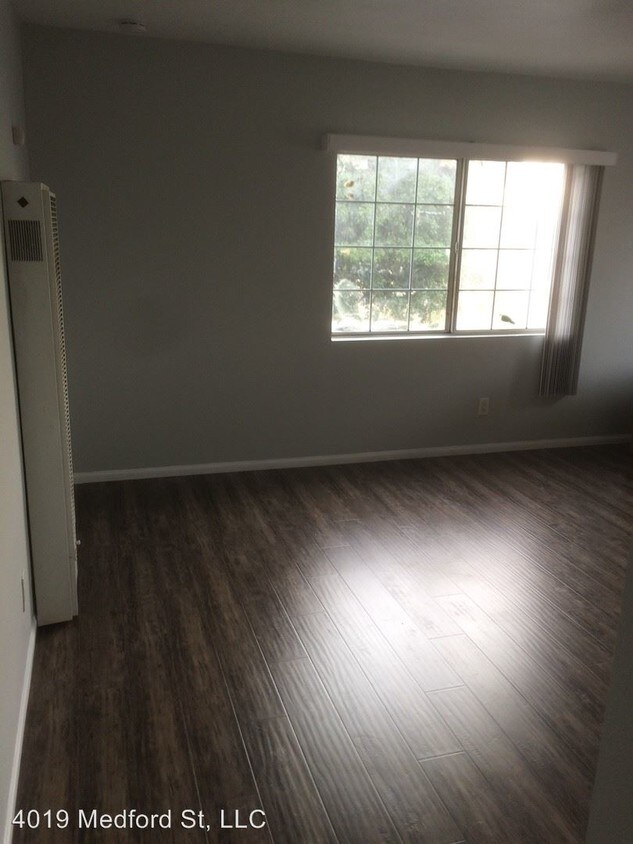 Foto del edificio - 705-713 Rosecrans Ave