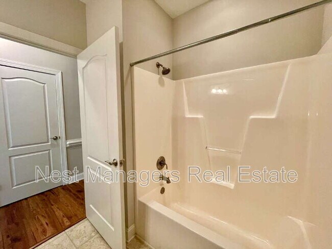 Foto del edificio - 206 Fountainhead Ln