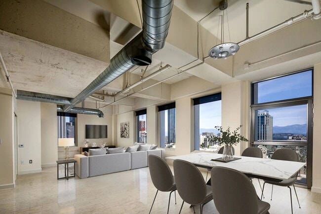 Building Photo - Thurman Lofts