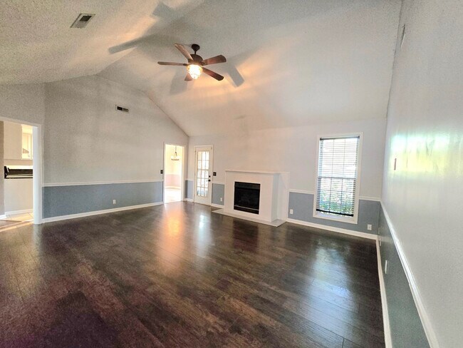 Foto del edificio - 160 Pinnacle Ct