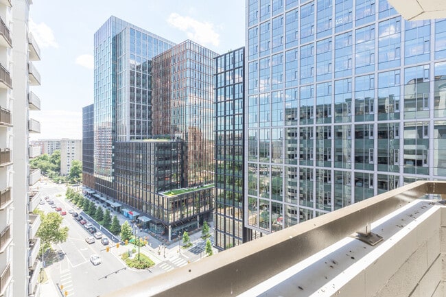 Foto del edificio - 1331 S Eads St