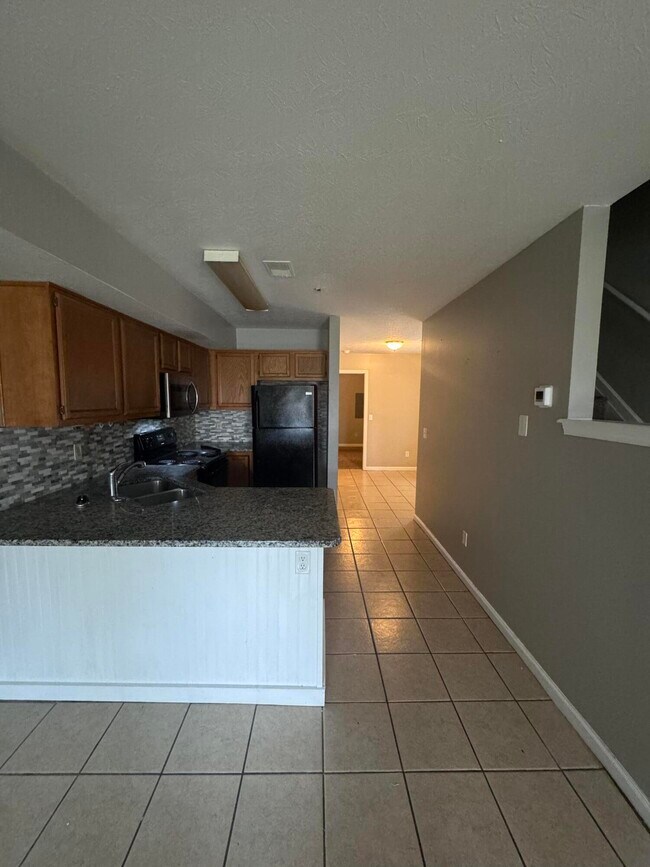 Building Photo - 228 Mousas Way