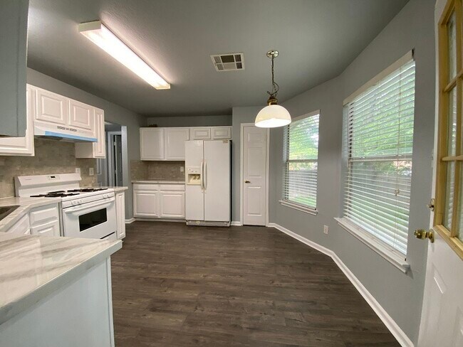 Foto del edificio - 1821 Southeastern Trail