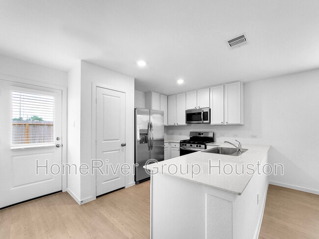 Building Photo - 106 Nicholas Rd
